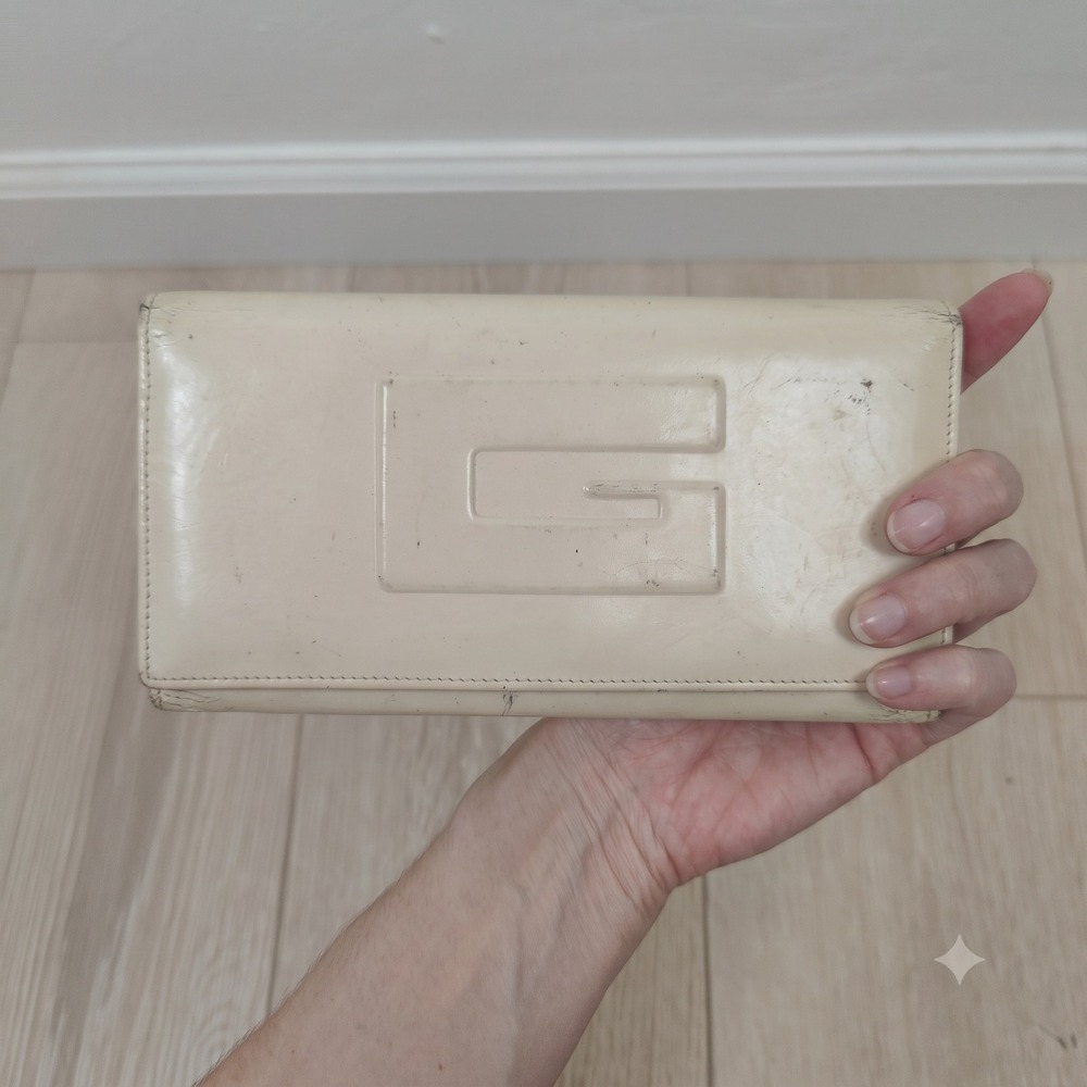 Vintage 90s Gucci Womens Wallet OS Cream Patent Leather Embossed G Minimalist